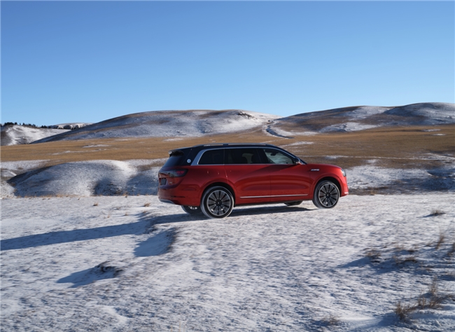 “大雪”将至 问界九游体育M9让冬季出行安全舒适两不误(图2)