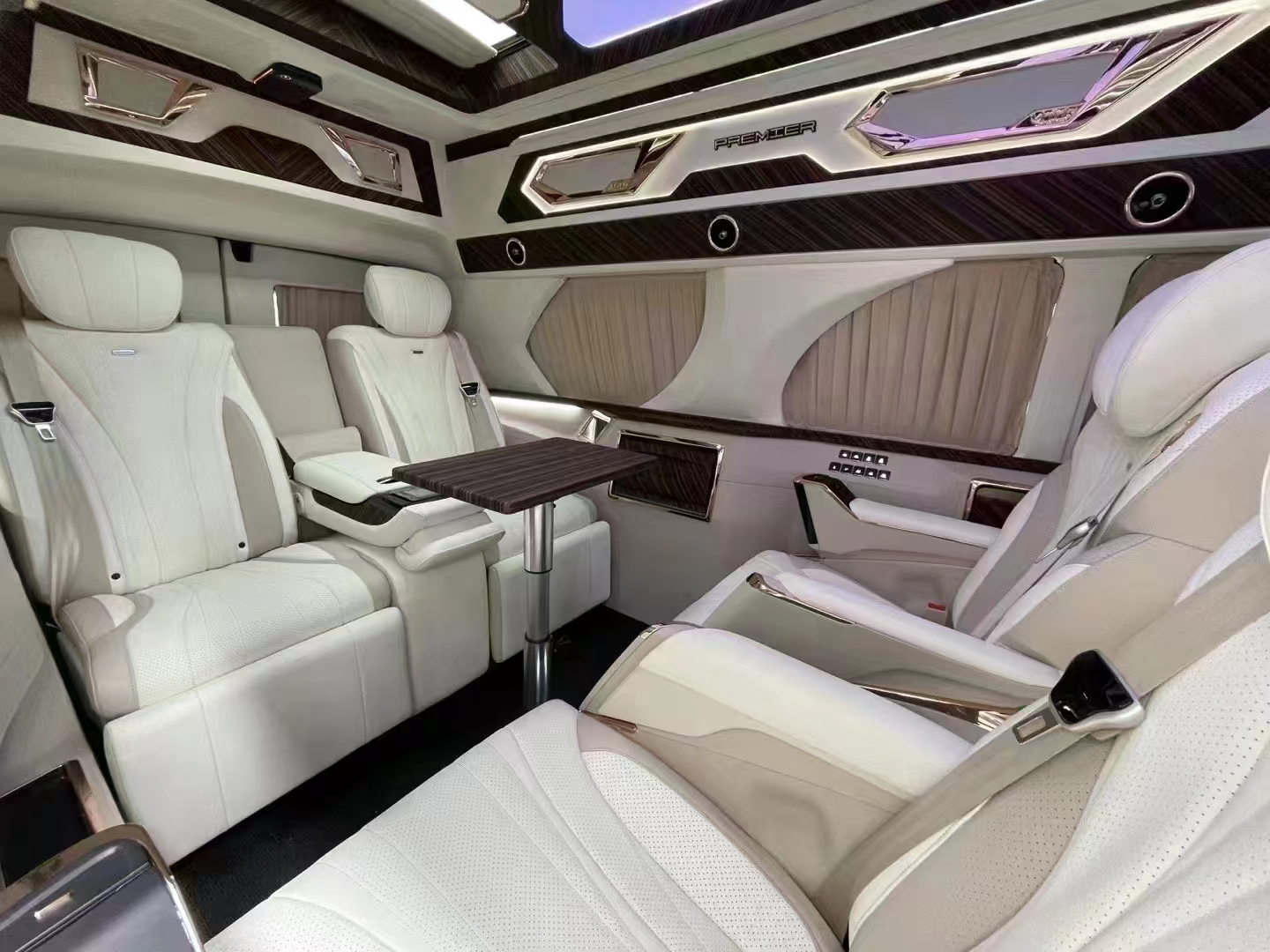 2九游体育024 款 GMC 高顶商务车：陆地商务舱的新典范(图6)